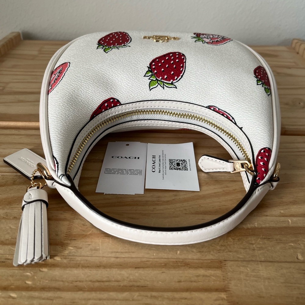 ✅Coach Carmen Mini Crossbody Bag With Strawberry Printed - Picture 6 of 14